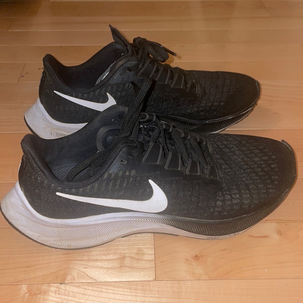 Nike Zoom Pegasus - Size 6.5